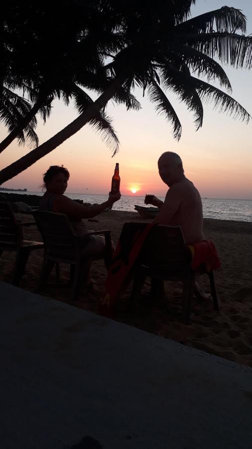 Anicia Beach House Negombo Exterior foto